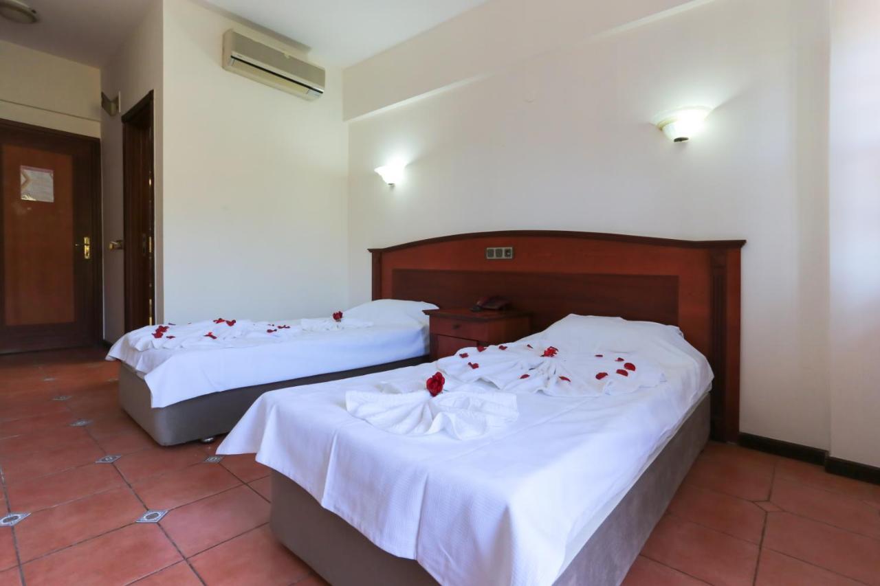 Club Pink Palace Hotel Ölüdeniz Zewnętrze zdjęcie
