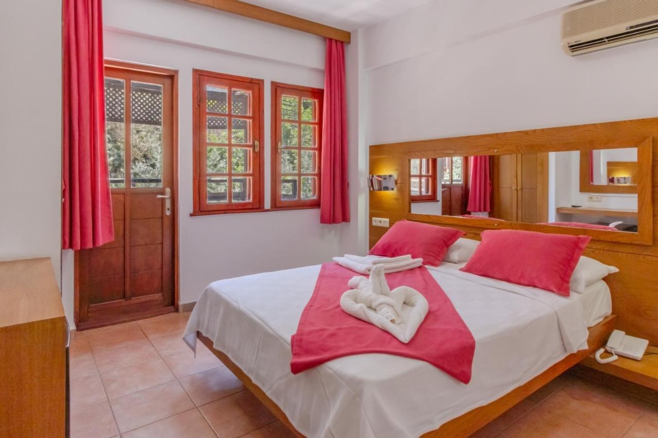 Club Pink Palace Hotel Ölüdeniz Zewnętrze zdjęcie