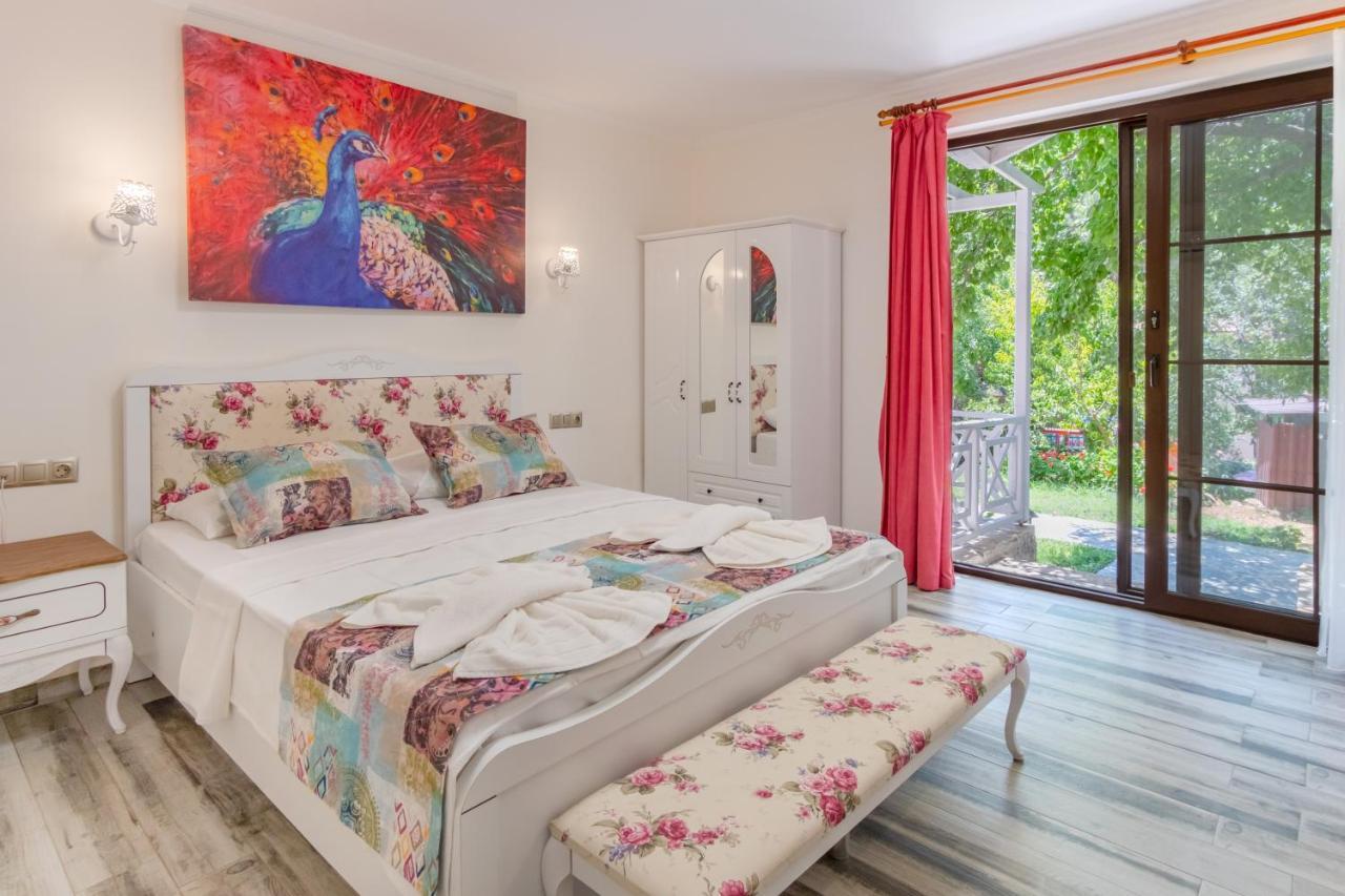 Club Pink Palace Hotel Ölüdeniz Zewnętrze zdjęcie