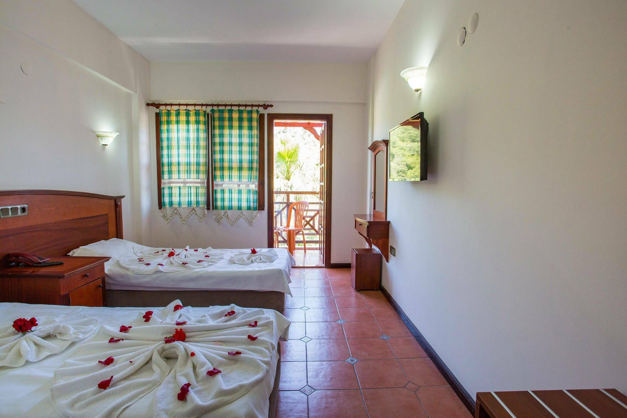 Club Pink Palace Hotel Ölüdeniz Zewnętrze zdjęcie